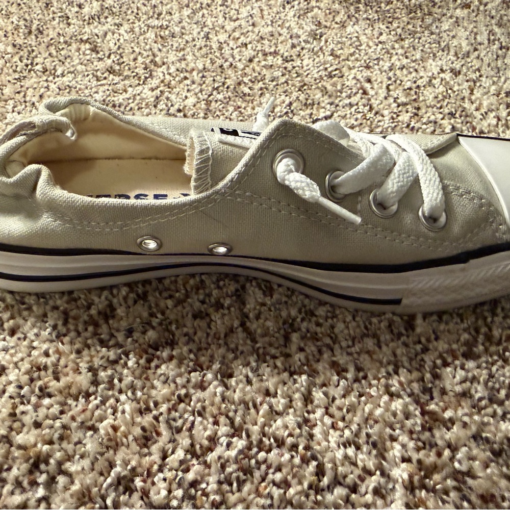 Converse women’s Canvas Low-Top Sneakers in Light Beige. Never worn. - Picture 4 of 7